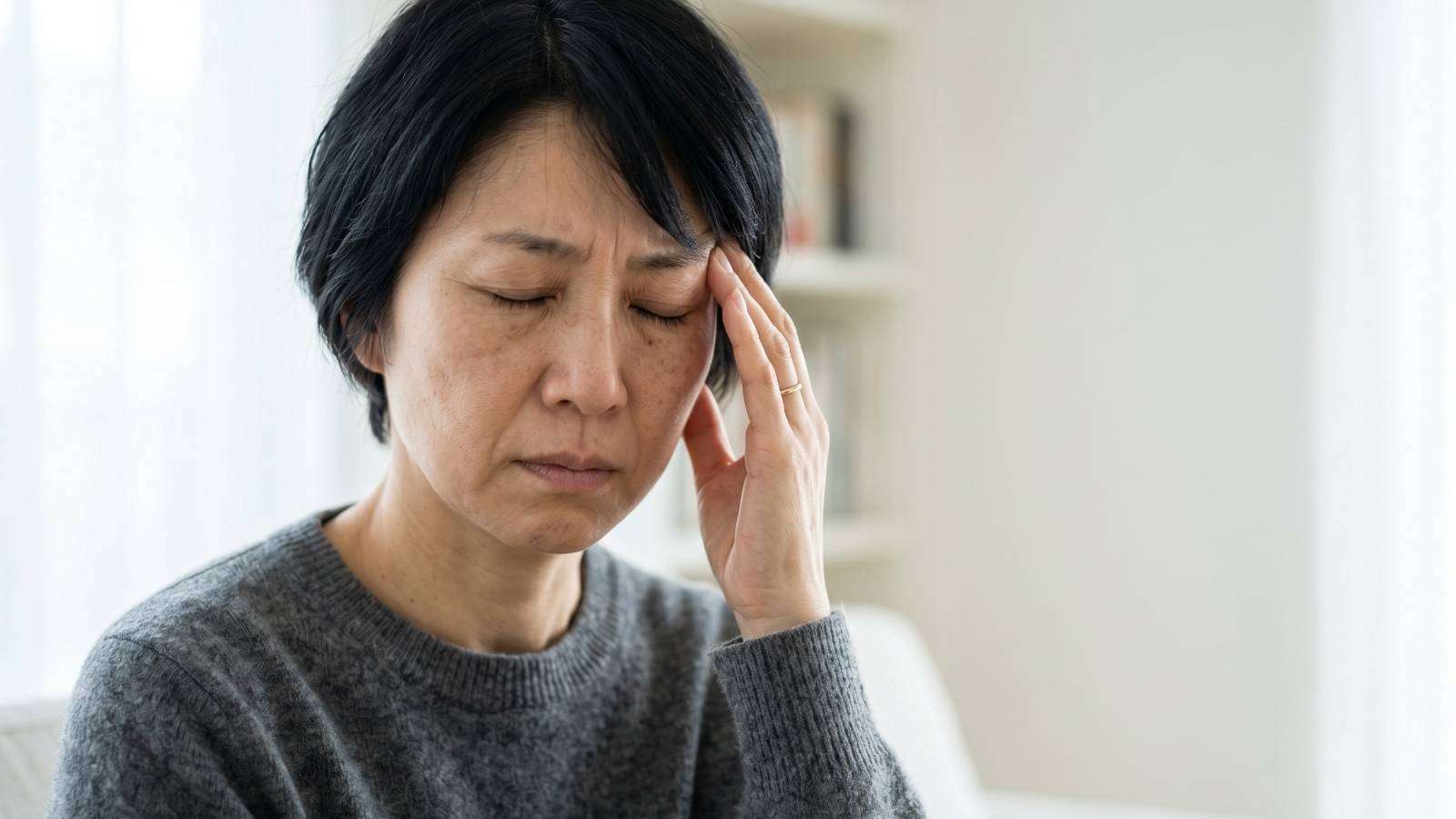更年期になって「人に会うと疲れる」ようになった。それは性格が変わったから？「疲れた」の先にあるもの | ヨガジャーナルオンライン