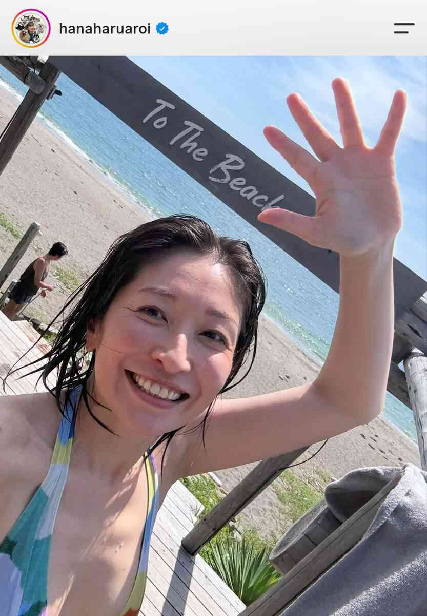 45歳・小野真弓 水着で海を満喫「めちゃくちゃ可愛い」「スタイル最高」「目の保養」「変わらないですね!」