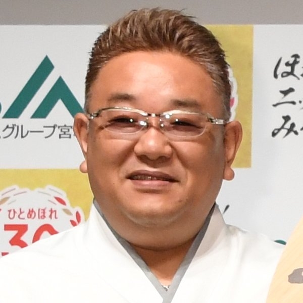 《脳梗塞のため活動休止》サンド伊達　毎日鼻血、目の焦点合わず、妻から「顔色悪い」の指摘も…半年前に訴えていた“体調の異変”（女性自身） - Yahoo!ニュース