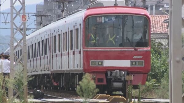 特急列車と衝突…駅近くの線路上で死亡した女性は13歳女子中学生と判明 乗客約250人にケガはなく2時間近く運転見合わせ｜FNNプライムオンライン