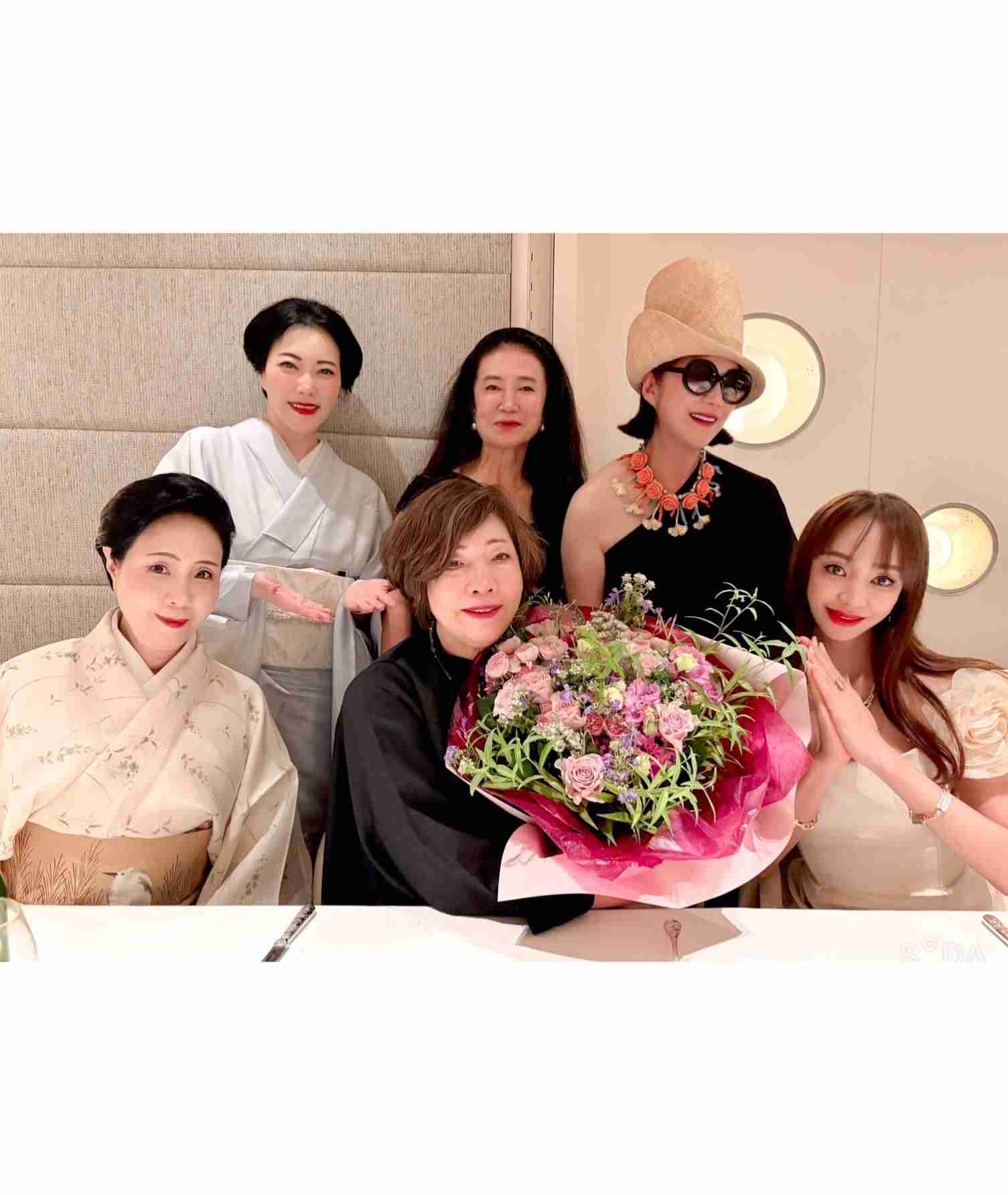 「72歳なんて思えない」セレブ会女子会、林真理子の最新ショットが話題「よくメンタル保てたなぁ」「胸を張っていい」