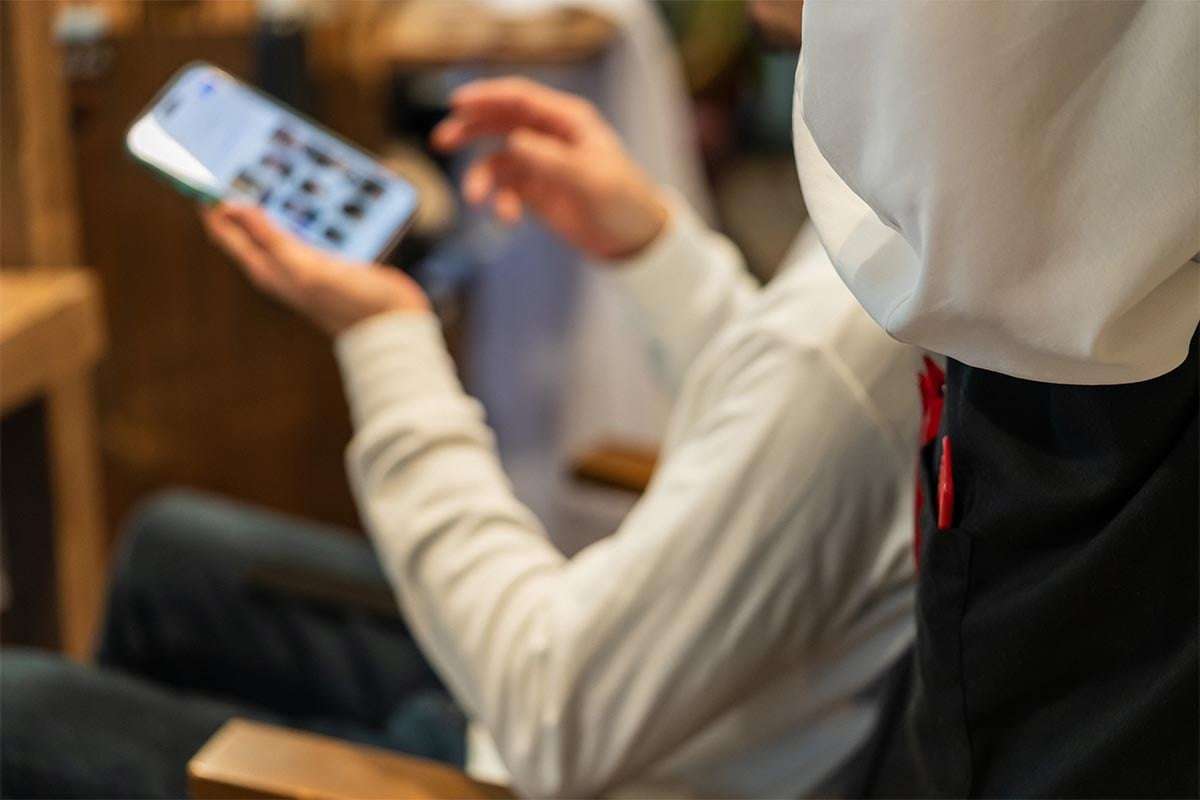 実は多い…《美容室に行きたがる夫》に困惑する妻たち SNS「1000円カットで十分」一方で「昭和で時間が止まっている」声も | オトナンサー
