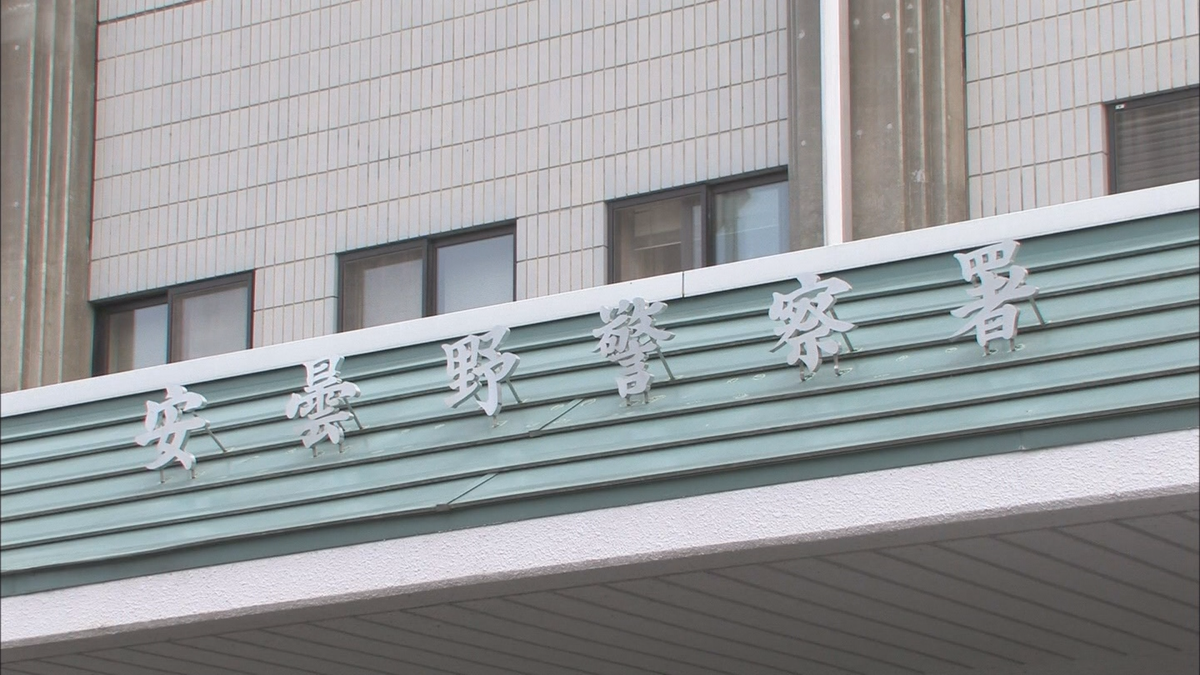 パトカーの中で警察官を殴ったとして県職員の男（67）を逮捕 飲酒運転の疑いで任意同行中に【長野】