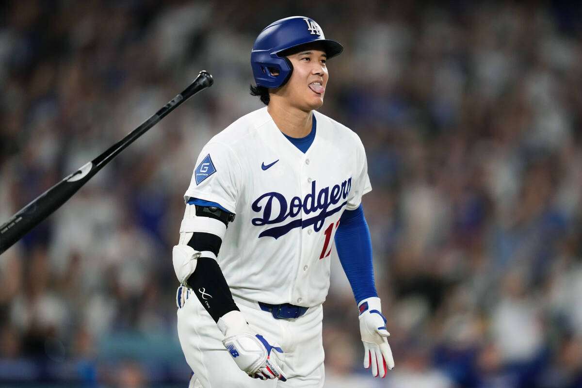 大谷翔平　今年６月誕生の長男が「初めて球場に来た日に打った本塁打」　初観戦試合で豪快２４号　“記念球”は無事に回収…三塁手前では指さしポーズ（スポーツ報知） - Yahoo!ニュース
