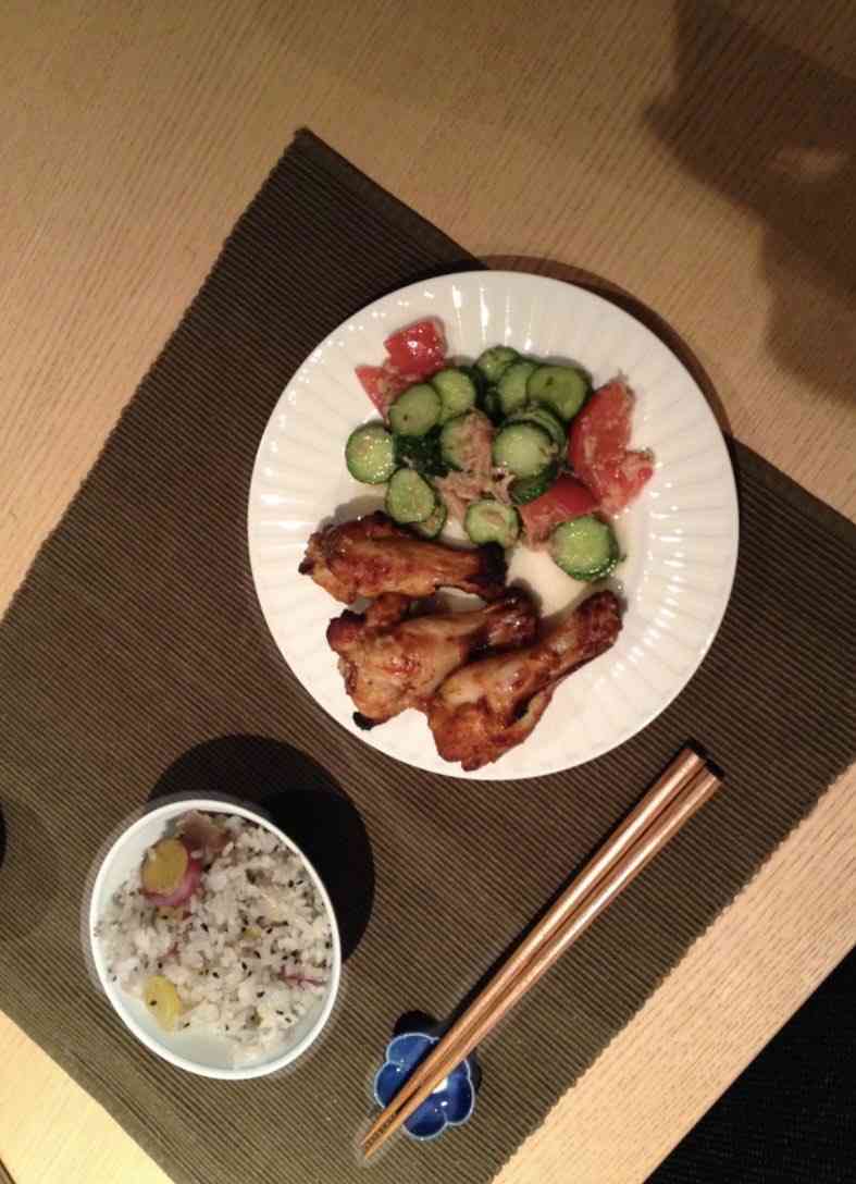 用意した朝食を息子が食べずに注意したら「お母さんの料理はまずいから食べたくない」と…「まずいなら食べなくていい。今後は自分で食事を用意しなさい。お金は渡す」と言った話が議論に