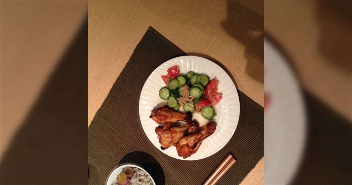 用意した朝食を息子が食べずに注意したら「お母さんの料理はまずいから食べたくない」と…「まずいなら食べなくていい。今後は自分で食事を用意しなさい。お金は渡す」と言った話が議論に - Togetter