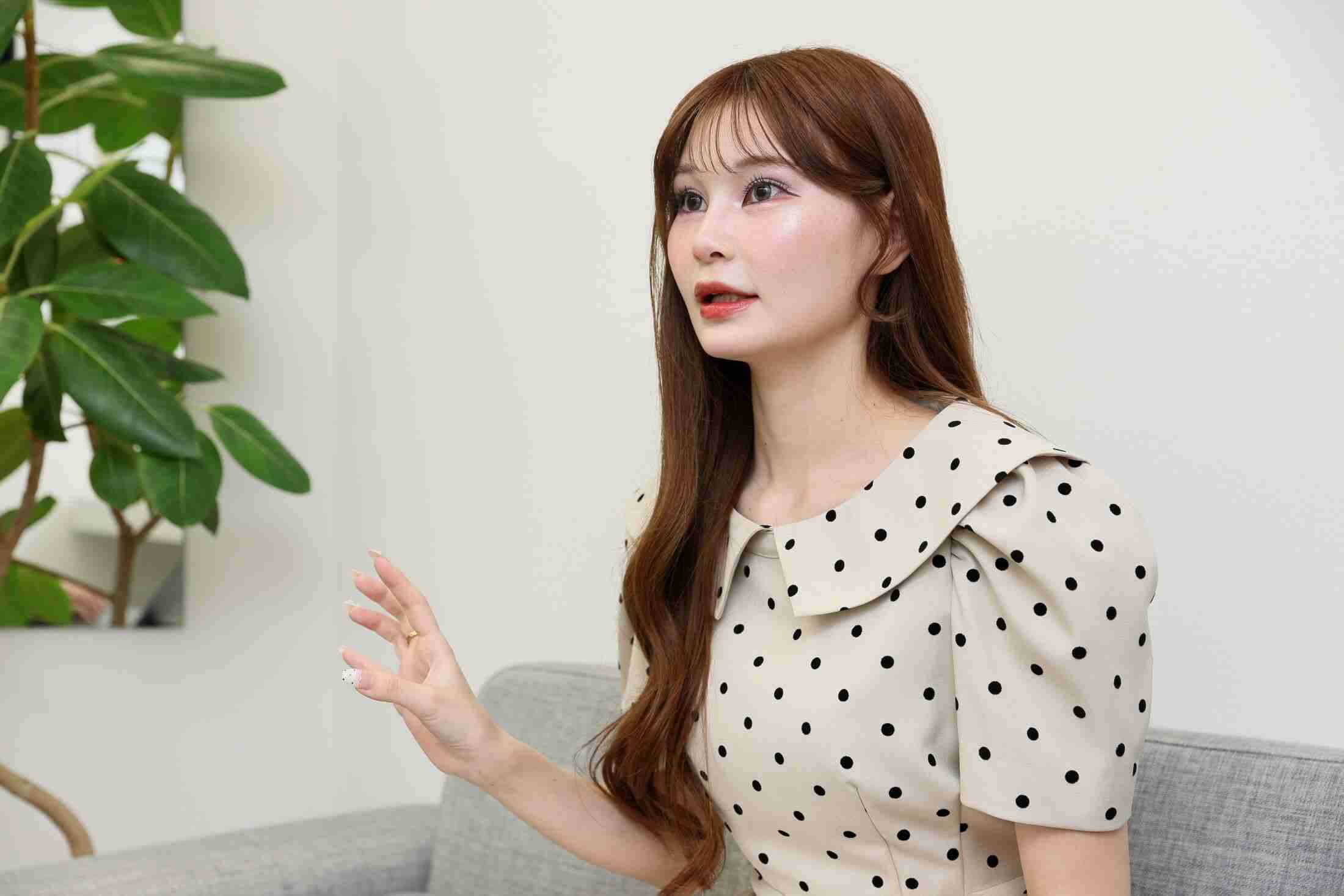 「男性は見た目から入る方が多いのは現実」“カリスマ婚活アドバイザーの娘”植草れいあが「婚活特化の洋服」を作るしかなかった意外な理由