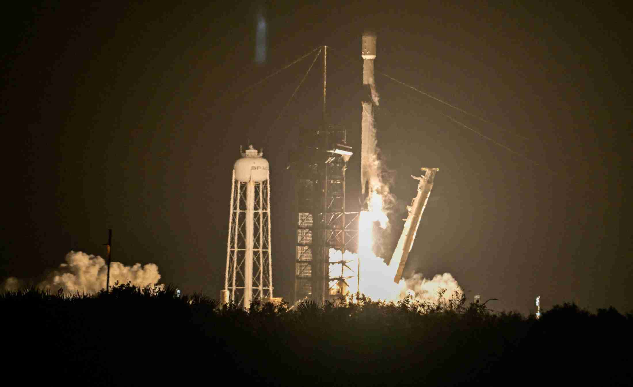 スペースＸのロケット残骸、月面に衝突か　ファルコン９の上段（ロイター） - Yahoo!ニュース