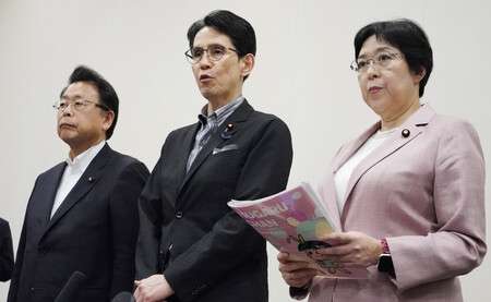 中道、瓦解の危機　結党7カ月、募る相互不信　再編また不発、軸欠く野党