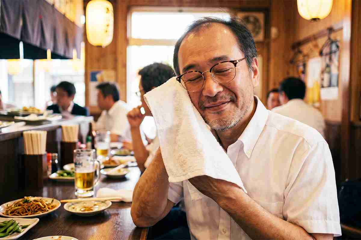 令和の高校生たち、ビックリするほど【おじさん】に寛容？？　《すね毛》《顔おしぼり》《若作り》…　調査で見えた、若者の 
