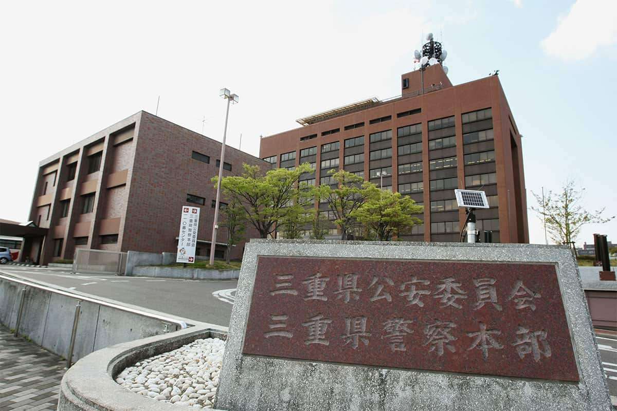 「何がダメなん？」原付2人乗り少年を取り押さえた巡査「不適切な職務執行」処分に疑問の声「怖い警官でいいじゃないか！」 | Smart FLASH/スマフラ[光文社週刊誌]