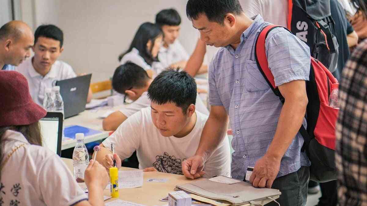 中国の若者｢学歴高いほど就職困難｣のジレンマ 都市部では若年失業者の3割超が大卒以上に | ビジネス | 東洋経済オンライン
