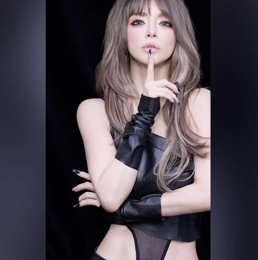 俳優・染谷俊之さん「女性に流行している、レオタード?みたいに下に繋がってる服…あれさ、どうなってんの!?」→数年前からの流行りらしいが、女性たちも困惑している模様