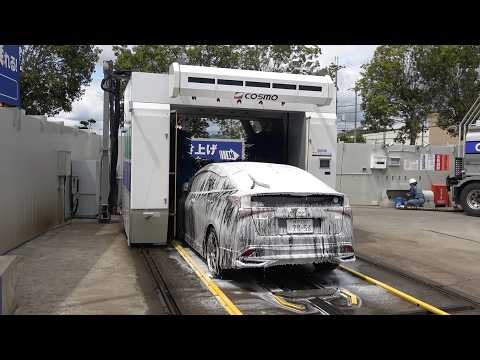 白を基調とした洗車機を使ったら・・・車も白く包まれてたでゲソ！