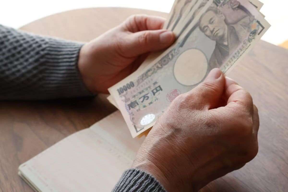【世帯年収別のリアルな生活費】1カ月の生活費「59万円」超えの世帯も!? 最新データで見る1カ月の生活費まとめ | LIMO | くらしとお金の経済メディア