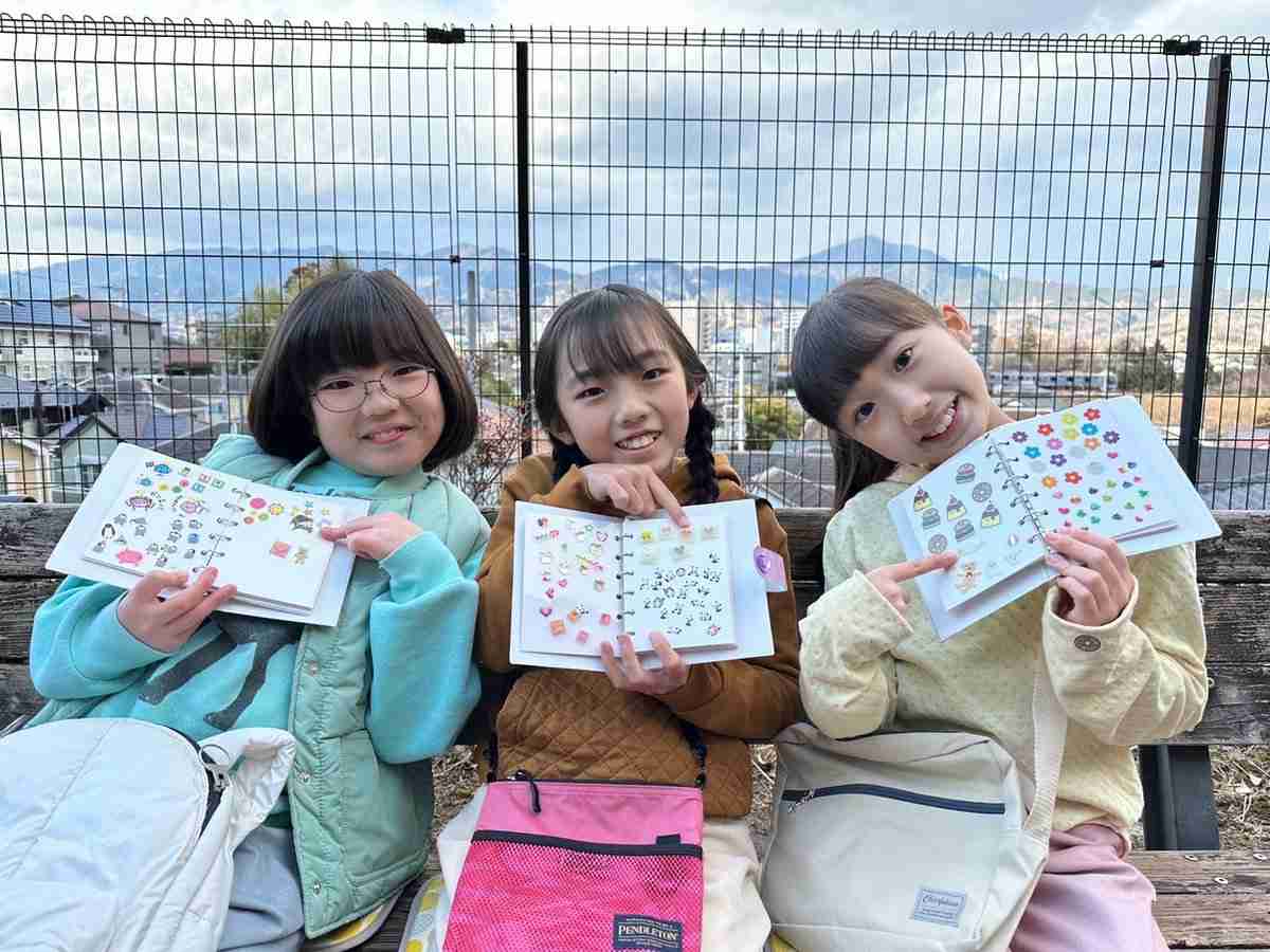 シール交換の楽しさを語る