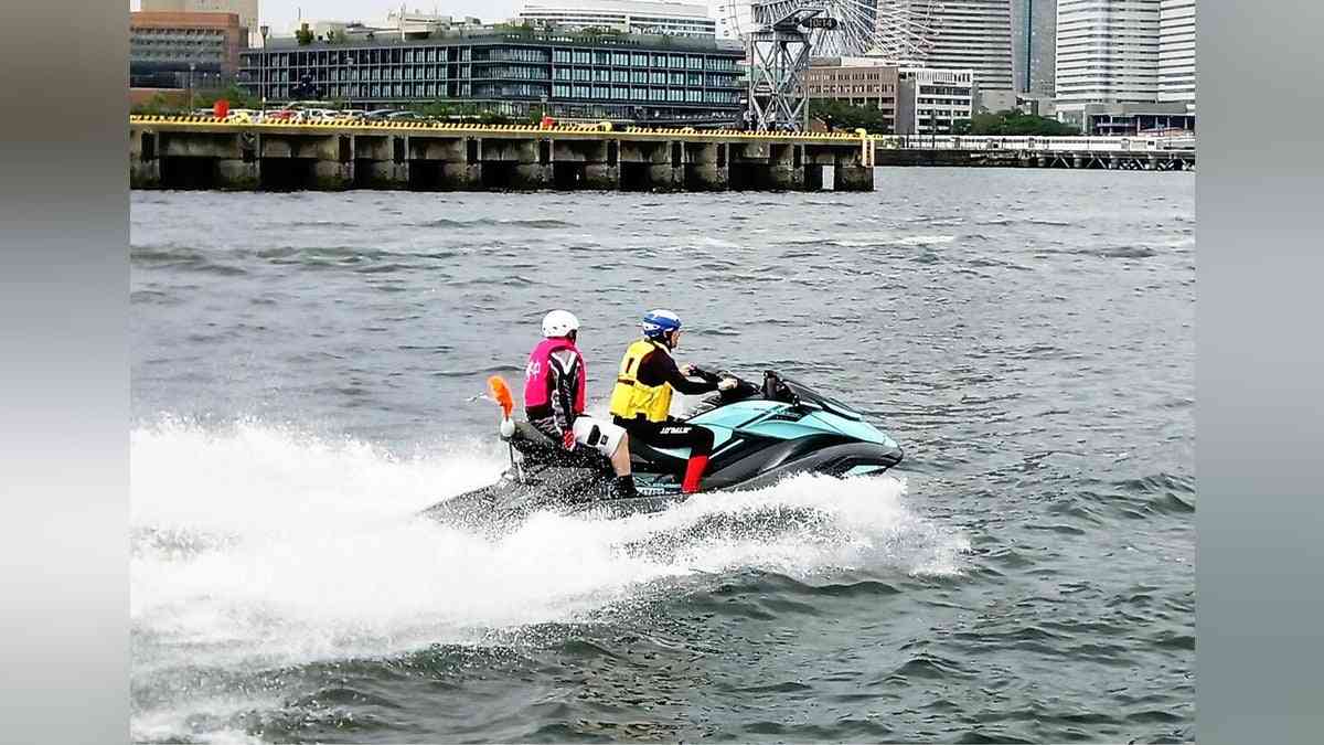 水上バイクのジェット噴流が直撃し死亡…水難事故ハイリスク、ウェットスーツ着用せず水着や半ズボン姿で : 読売新聞