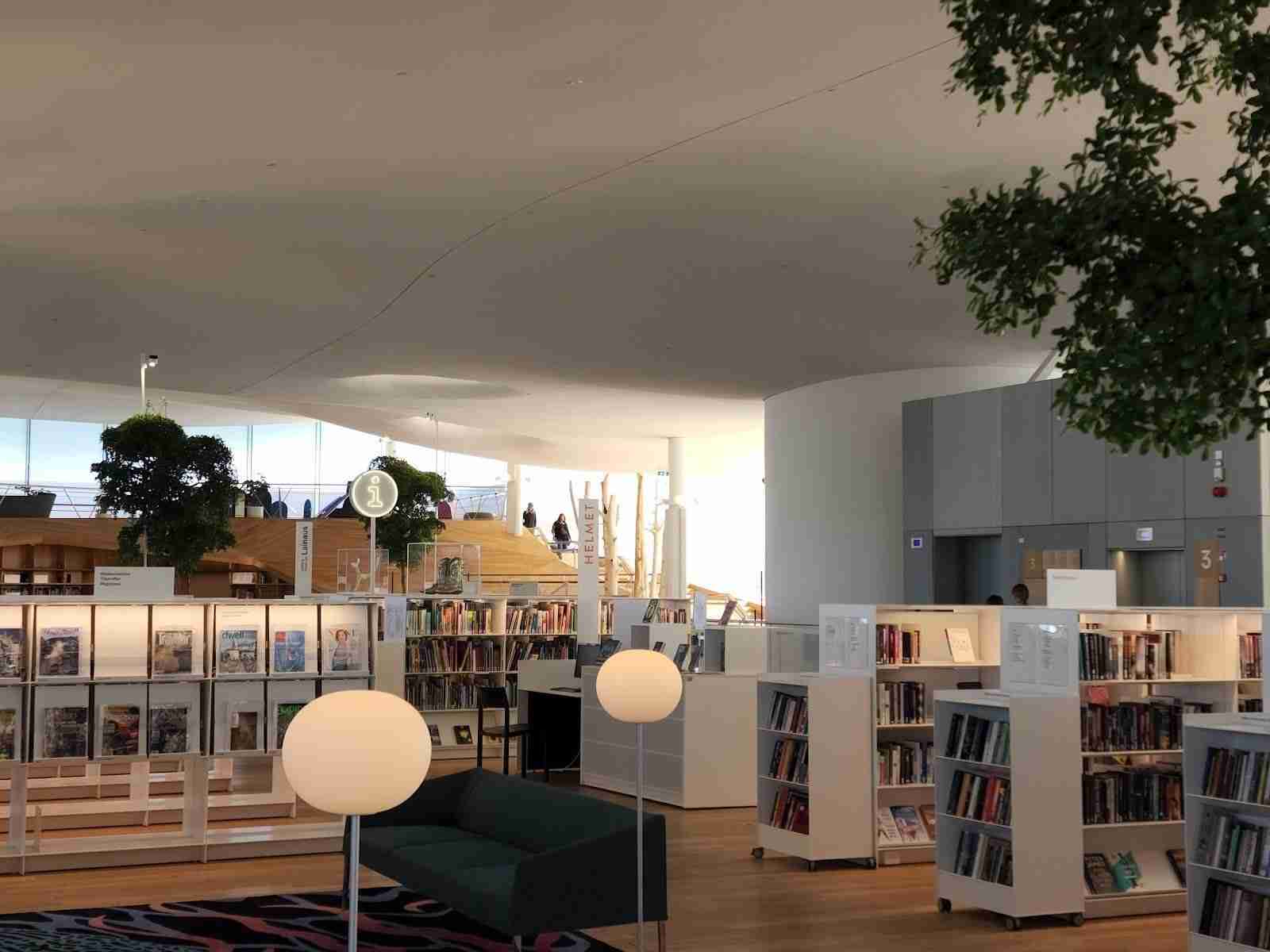 新しいお洒落な図書館が羨ましい