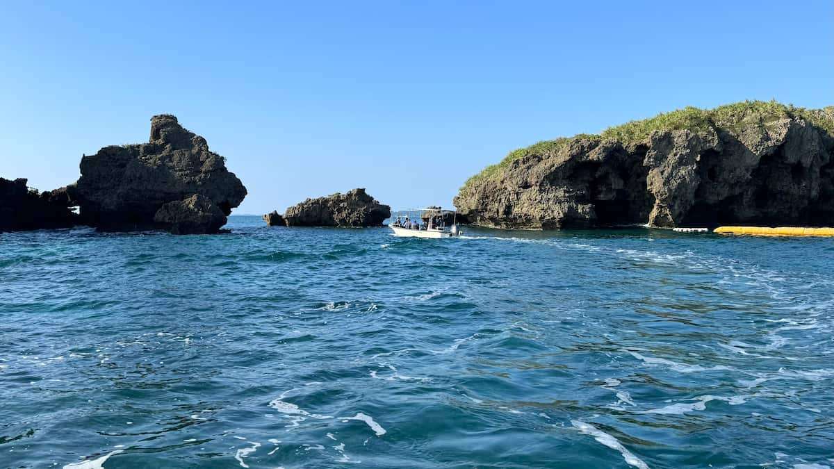 辺野古沖事故、抗議船2隻が転覆直前に立ち入り禁じられた「臨時制限区域」に侵入 - 産経ニュース