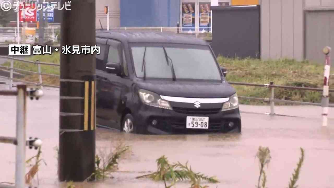 【警戒レベル5】国道160号沿いで車3台が水没でエンジン停止、氷見市で観測史上最大の雨量317.0ミリ観測（午前8時半までの12時間）（チューリップテレビ） - Yahoo!ニュース
