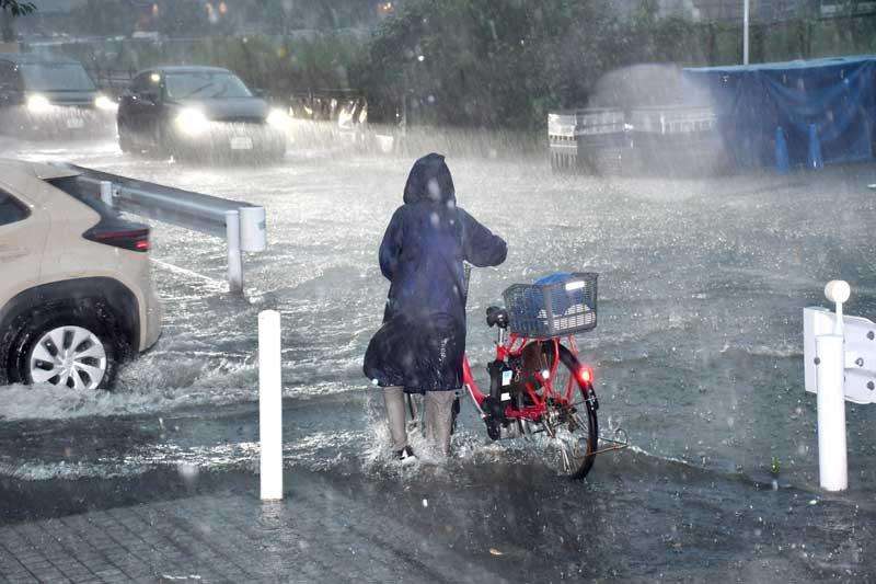 【速報】千葉県内で大雨、交通乱れ　JRや京成電鉄で運転見合わせや遅れ（千葉日報オンライン） - Yahoo!ニュース