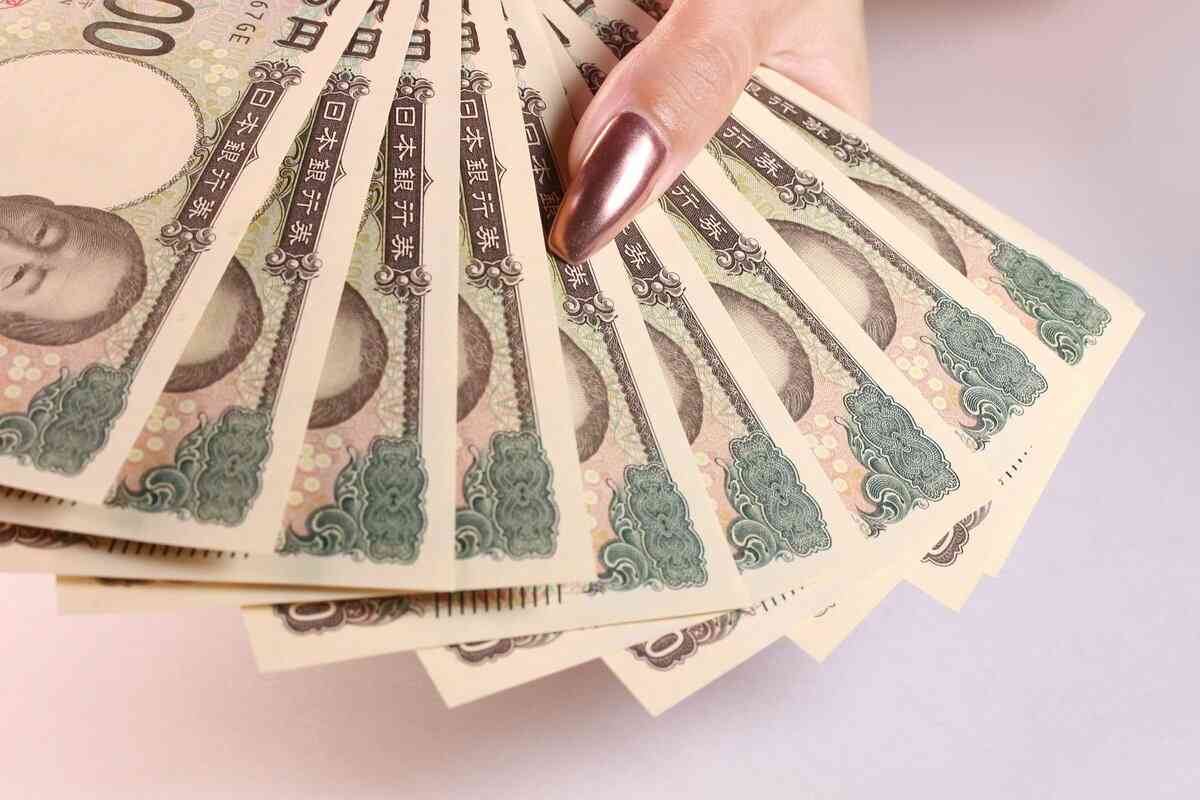 夫婦の共働き率は7割超へ！2026年10月「106万円の壁」撤廃で社会保険見直しに向けた「3つの選択手順」と年金受給メリット（LIMO） - Yahoo!ニュース