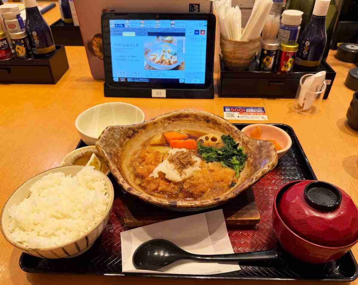 大戸屋のタブレット注文が「分かりづらい」と波紋　『チキンかあさん煮』が「鶏肉ページに無い」とユーザー戸惑い