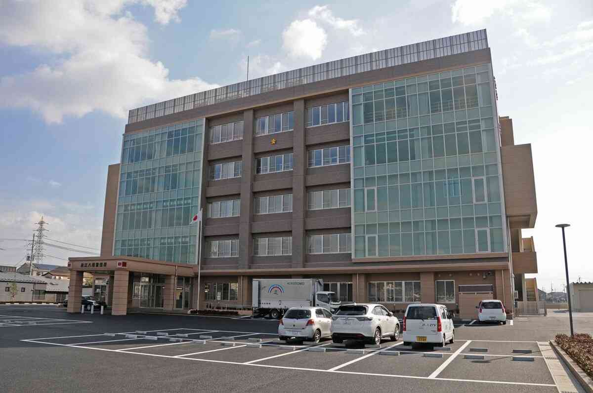 公務員男性、はさみで刺され死亡　高校2年の娘を殺人未遂容疑で現行犯逮捕　滋賀｜京都新聞デジタル　京都・滋賀のニュースサイト