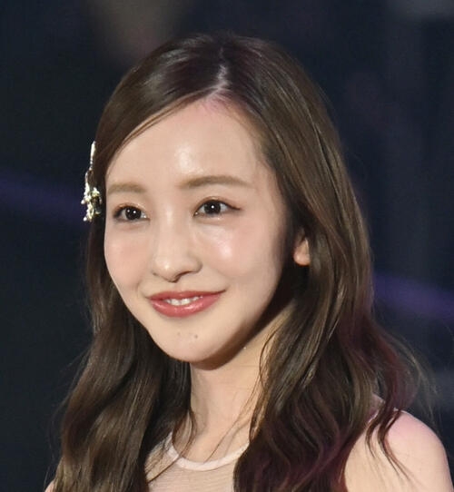 「全男が釘付け」板野友美「会社のメンバー」とのビキニショットに「レベチで可愛い、、」 - 芸能 : 日刊スポーツ