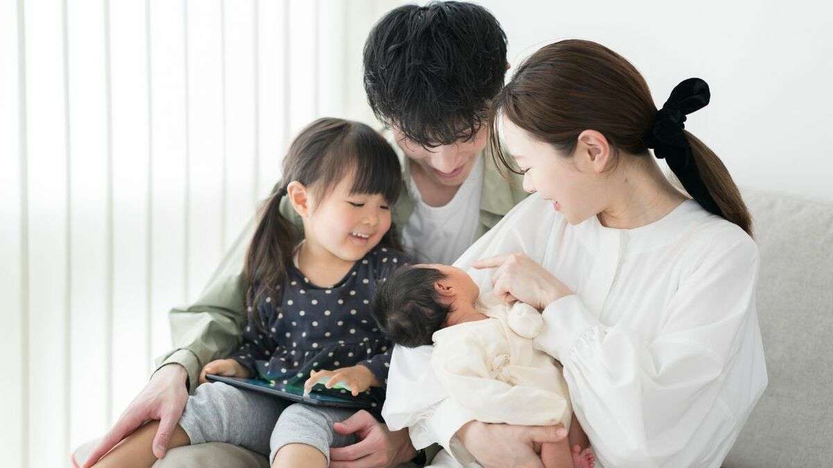 【児童手当改正】第1・2子は「最大244.5万円」、第3子は「最大681万円」へ… 誕生から高校卒業までにもらえる“リアルな金額”｜資産形成ゴールドオンライン