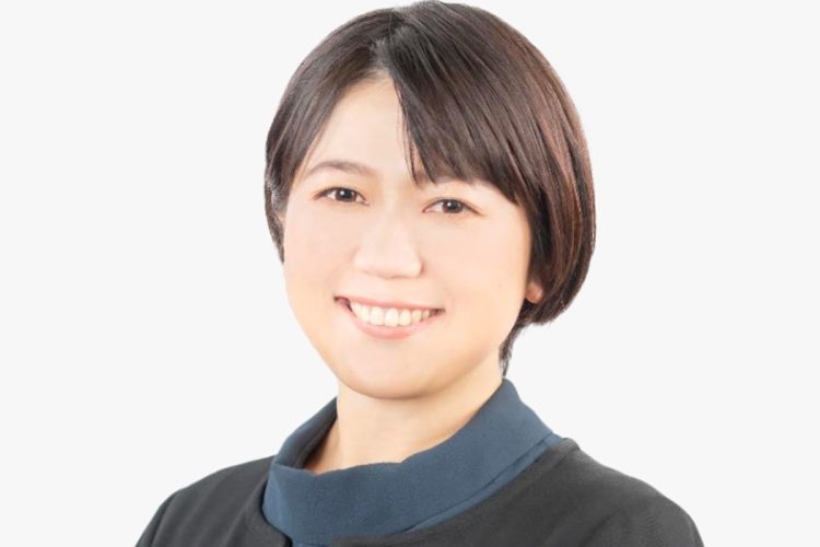 綾瀬はるか 11回目の会津まつり参加、そっくり芸人とのツーショットも披露!“神ファンサ”姿をキャッチ