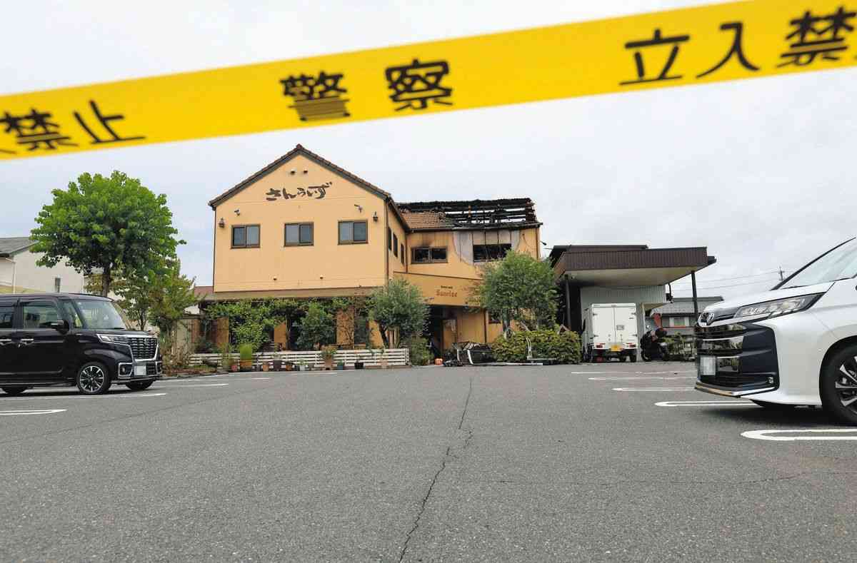 異性関係巡りトラブルか　岐阜・本巣ケーキ店3人死亡火災、葬祭会社役員男性が一度退店し再訪後に出火？：中日新聞Web