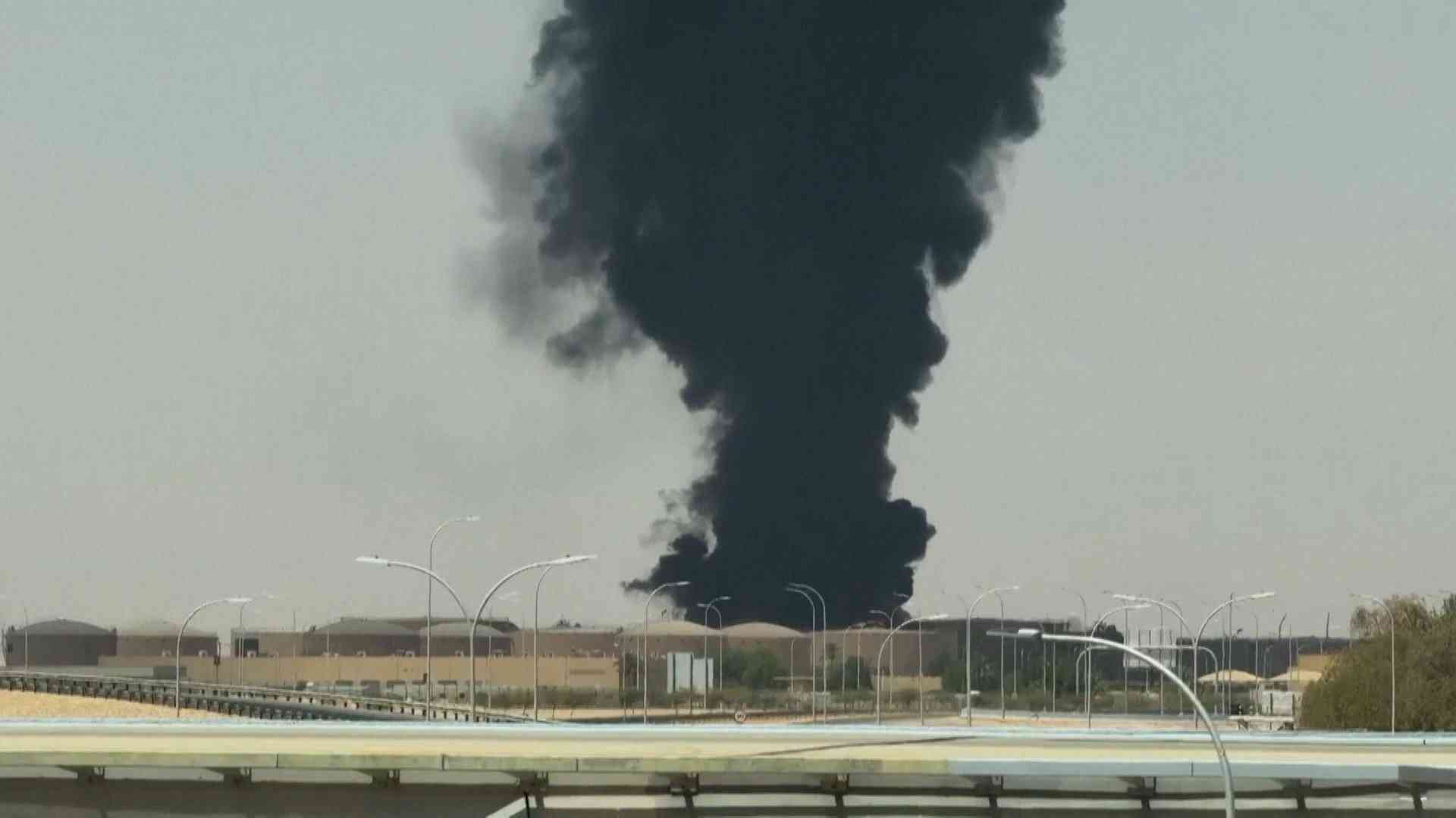 サウジアラビア・リヤドの国際空港で炎と黒煙　原因は不明（FNNプライムオンライン（フジテレビ系）） - Yahoo!ニュース