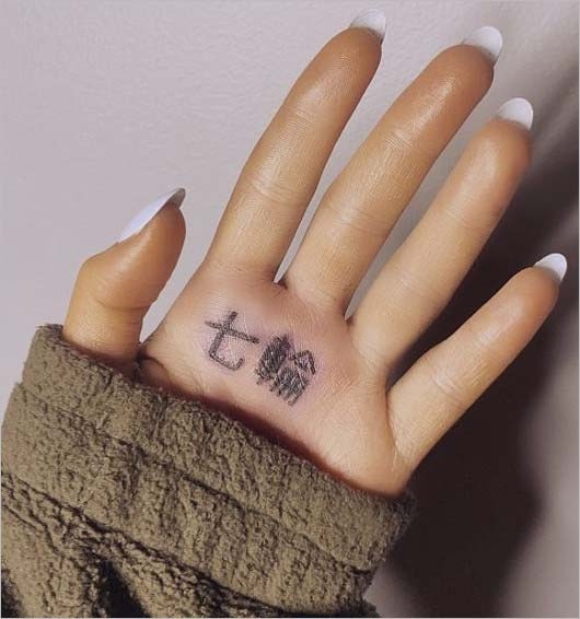 「今どきタトゥーで騒ぎすぎ」3児の父・TAKAHIRO、二の腕に〝がっつりタトゥー〟…スタジオ姿に「ファッションアイテム」「芸能人だしね」の声