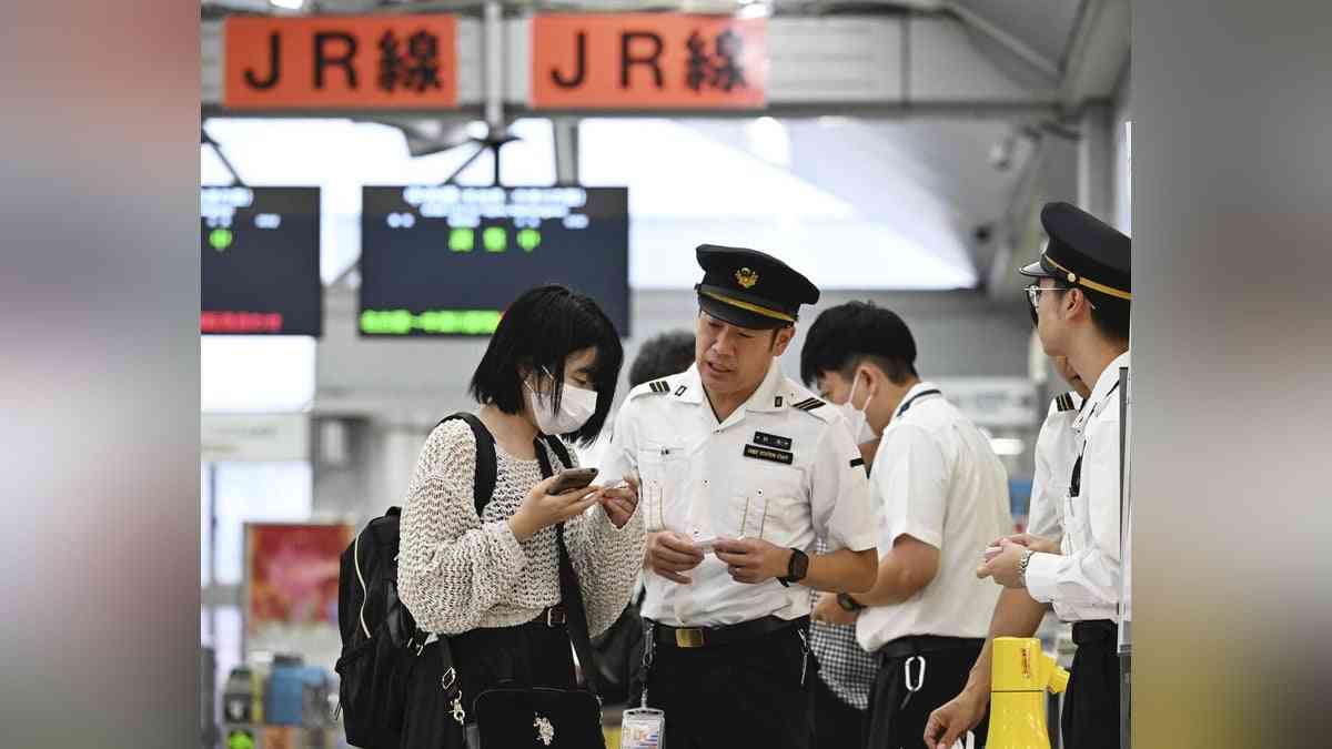 東海地方の記録的大雨、名古屋で車２００台が立ち往生のまま…一時退避施設で一夜明かした帰宅困難者も : 読売新聞