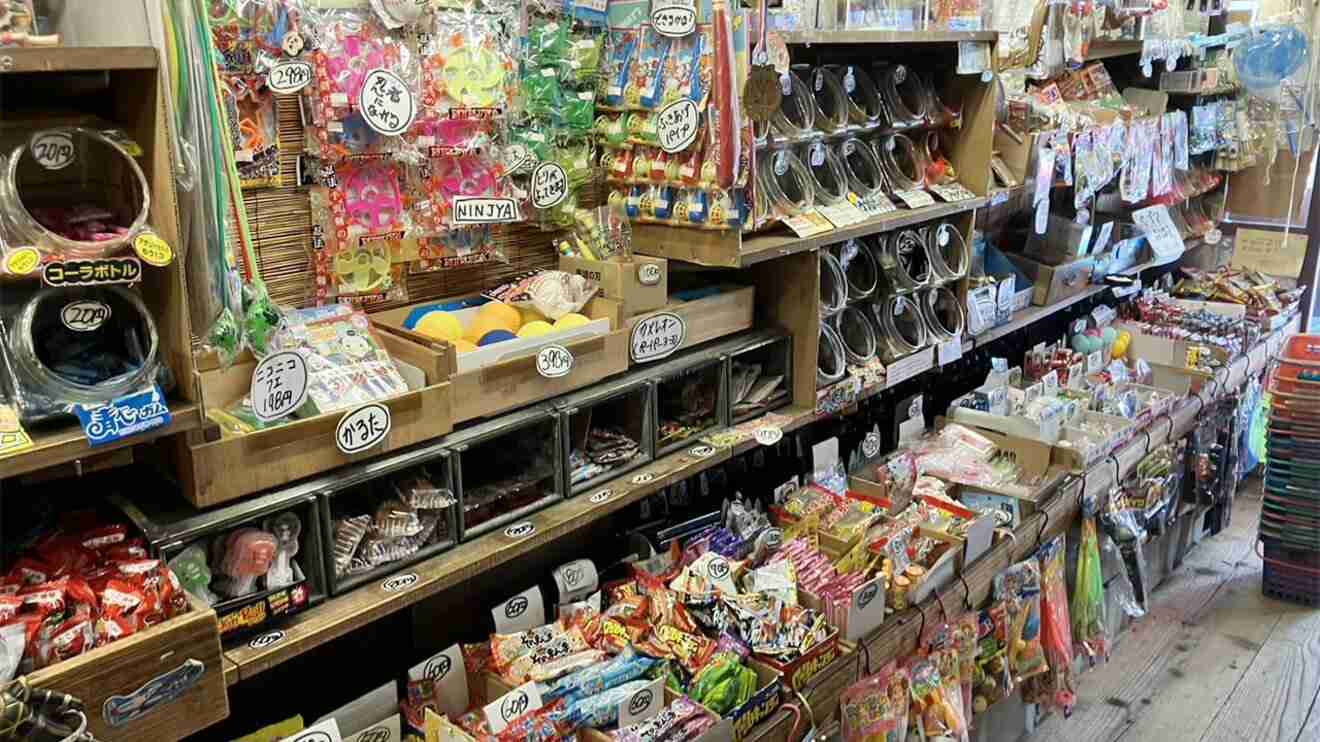 昭和駄菓子が若者に大ブーム　ビッグカツ、モロッコヨーグル…令和に生き残る「意外な理由」