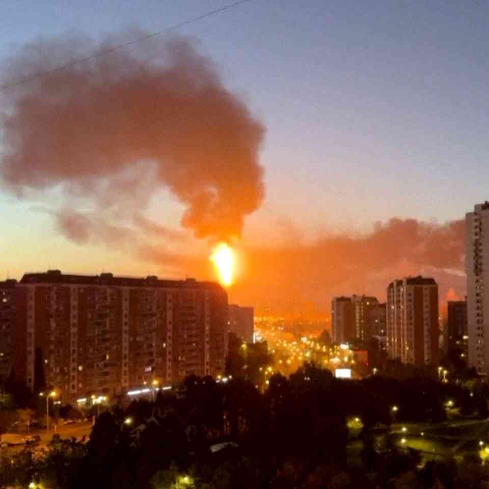 ロシアに1000機超の無人機攻撃　モスクワ郊外の製油施設など破壊（AP通信） - Yahoo!ニュース