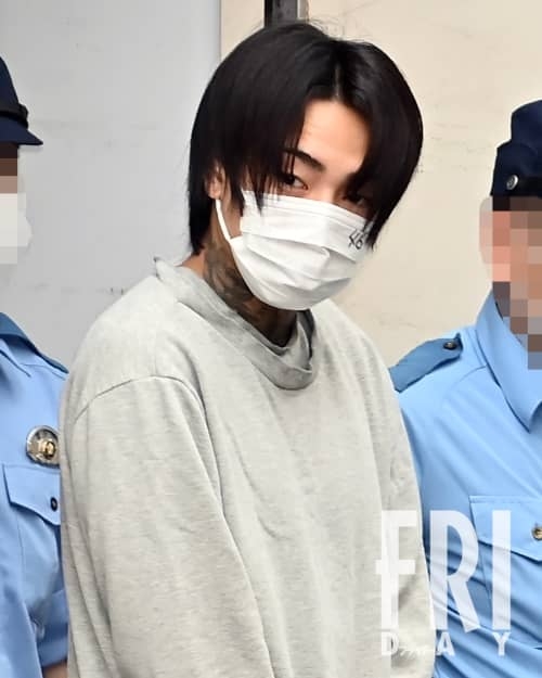 「免許が必要と知らなかった」モペットでひき逃げした疑いの20歳イケメン容疑者が今後支払う“代償”