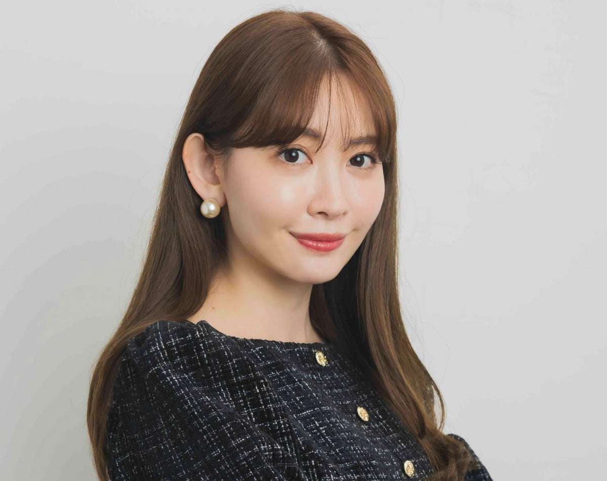 小嶋陽菜、名作エアジョーダン合わせた“90年代”コーデに「コンコルド！」「当時履いてたなー」  | オリコンニュース（ORICON NEWS）
