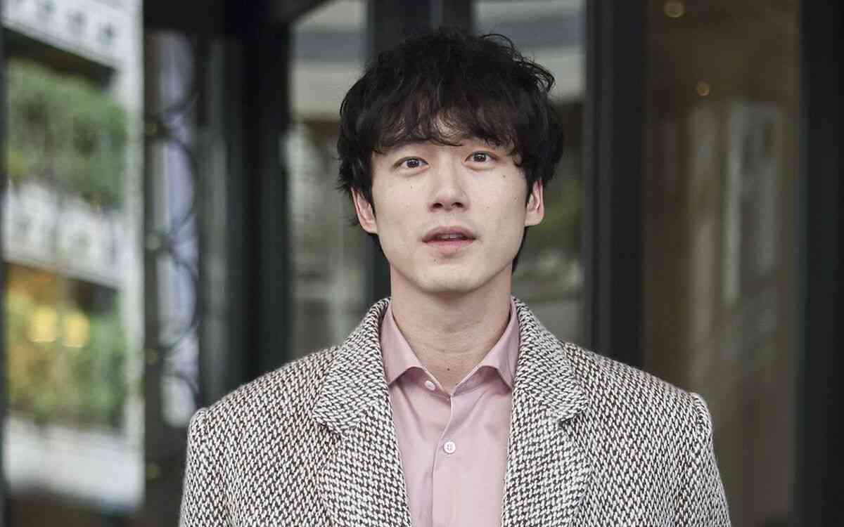 《坂口健太郎‟極秘結婚”の全内幕》永野芽郁を一喝！「彼に近づかないで」3歳上肝っ玉妻 | 週刊文春