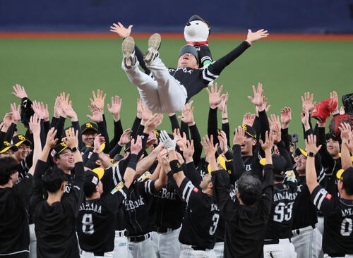 【ソフトバンク】24度目リーグＶは西武上回り巨人に次ぐ２位、３連覇は南海時代以来60年ぶり - プロ野球 : 日刊スポーツ