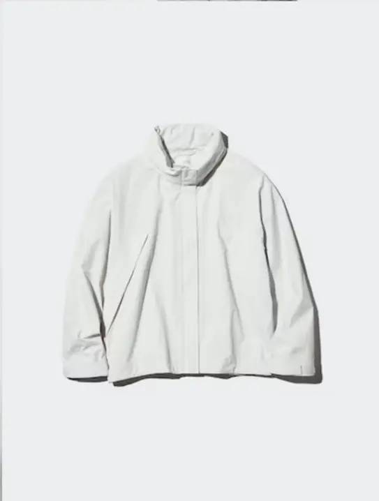 防災グッズに「服」入れてる？ ユニクロ・GU・ワークマンの優秀アウターと、災害別に備えたい避難時の服装