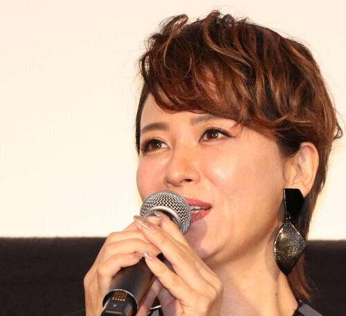 鈴木砂羽が爆弾告白　人気俳優実名あげ「チューしたい」　スタジオ騒然
