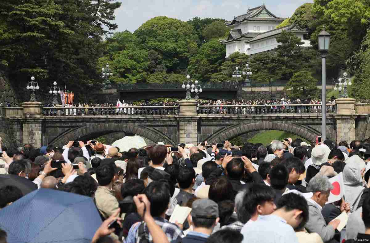 皇位継承、「なぜ女性では駄目なのか」 　男系男子固執の皇室典範改正―塩川氏の国会質問から：時事ドットコム