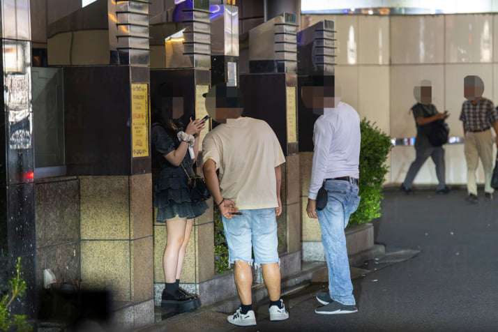「日本人女性は外国人からすると“割安商品”」日本人男性は「立ちんぼ」との交渉でも断られ… なぜ日本は「オワコン」化したのか