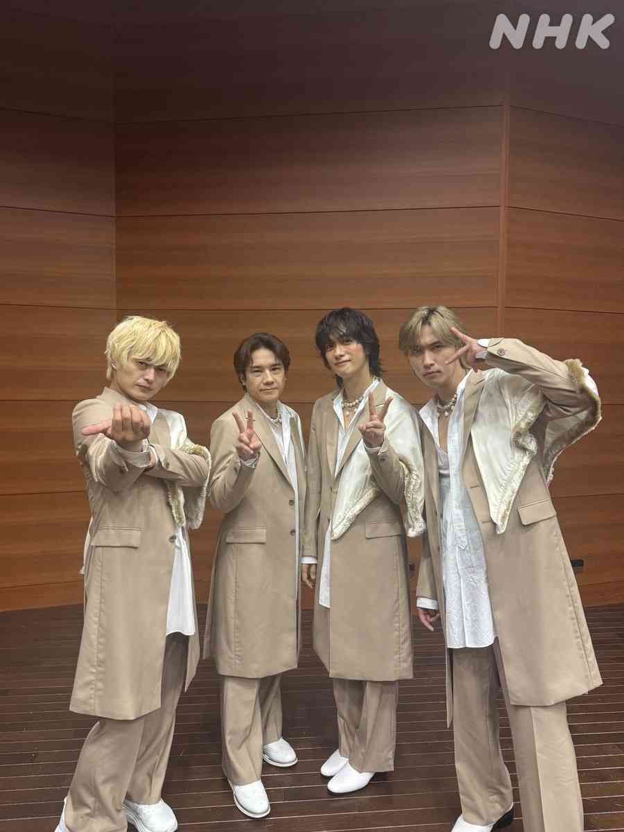 《腰にグッと手を回し…》清純派ホワイトドレスのエリカ様が“6時間はしご酒デート”でA.B.C-Z橋本良亮に見せた「少女のような笑顔」、“7歳差の恋”がはじまったきっかけとは