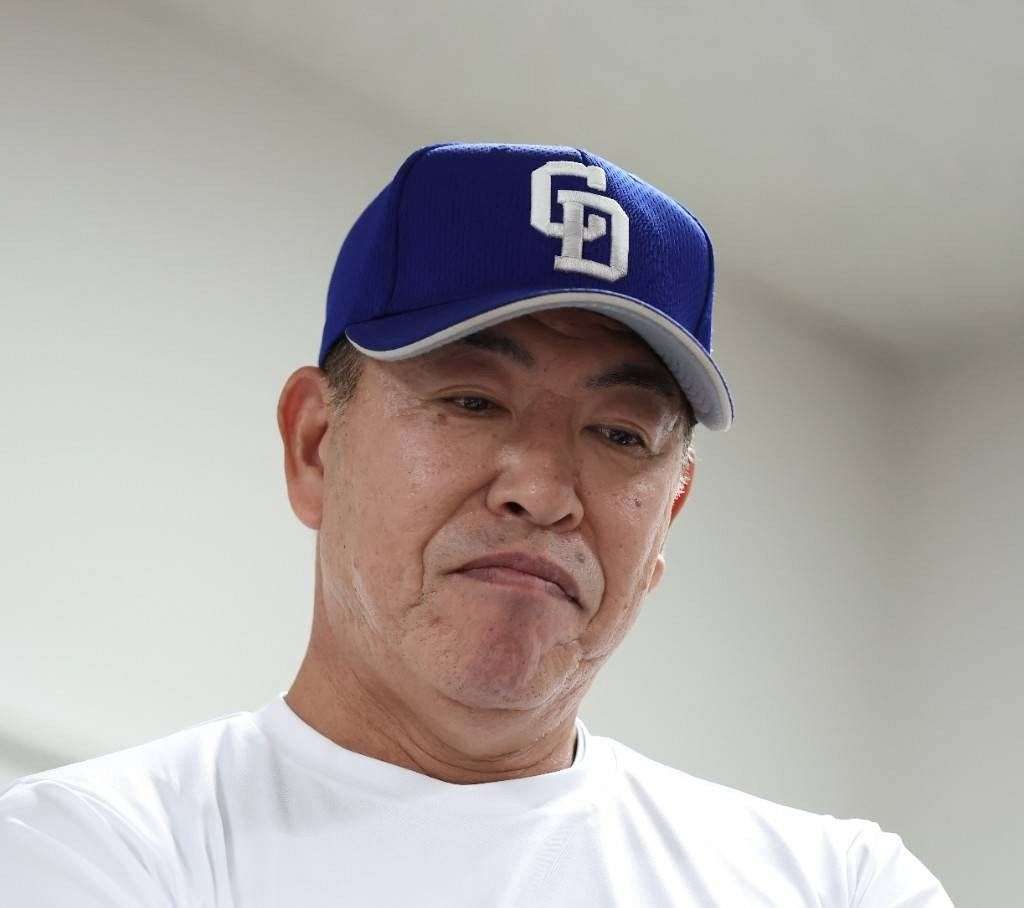中日・井上一樹監督「自分が辞めるのがベスト」「自分が指揮官としてチームのまとまり…ちょっと足りなかったかな」決断に至った心境明かす：中日スポーツ・東京中日スポーツ 