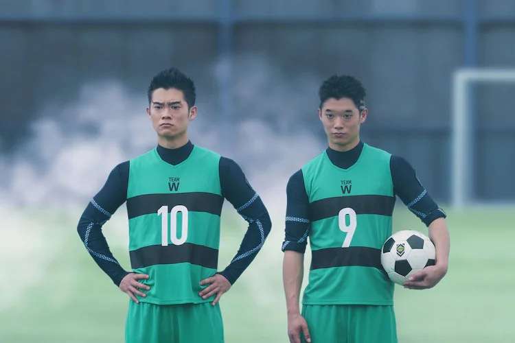 ミスチル桜井の長男・櫻井海音が「原作ともパパともそっくり」と話題。二世俳優が集結した映画『ブルーロック』の豪華キャスティング