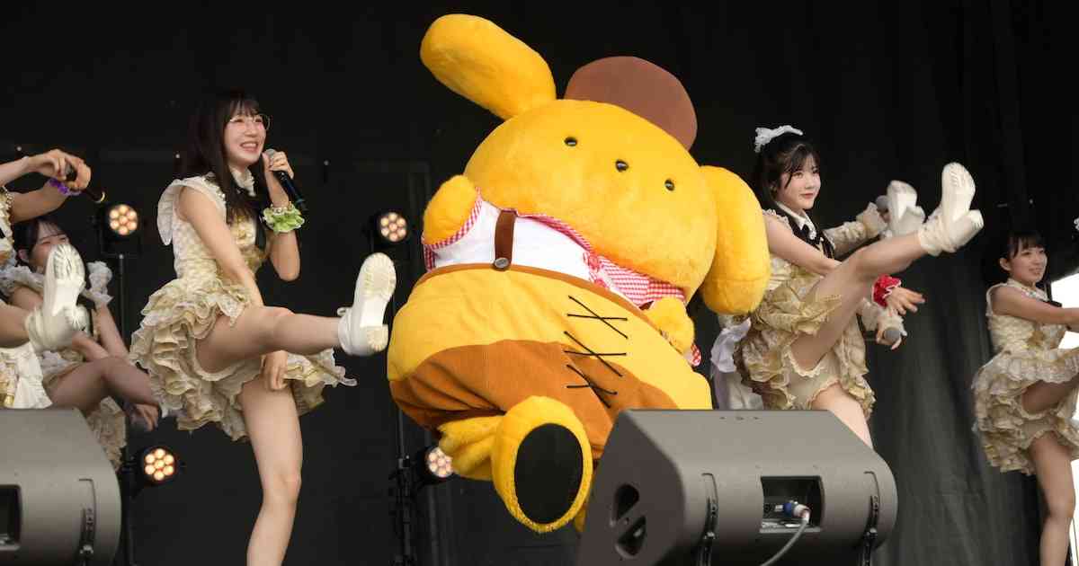 「一番の僕を見てほしいなあ」ポムポムプリンがJuice=Juiceと「盛れミ」コラボで足上げる（イベントレポート / 写真10枚） - 音楽ナタリー