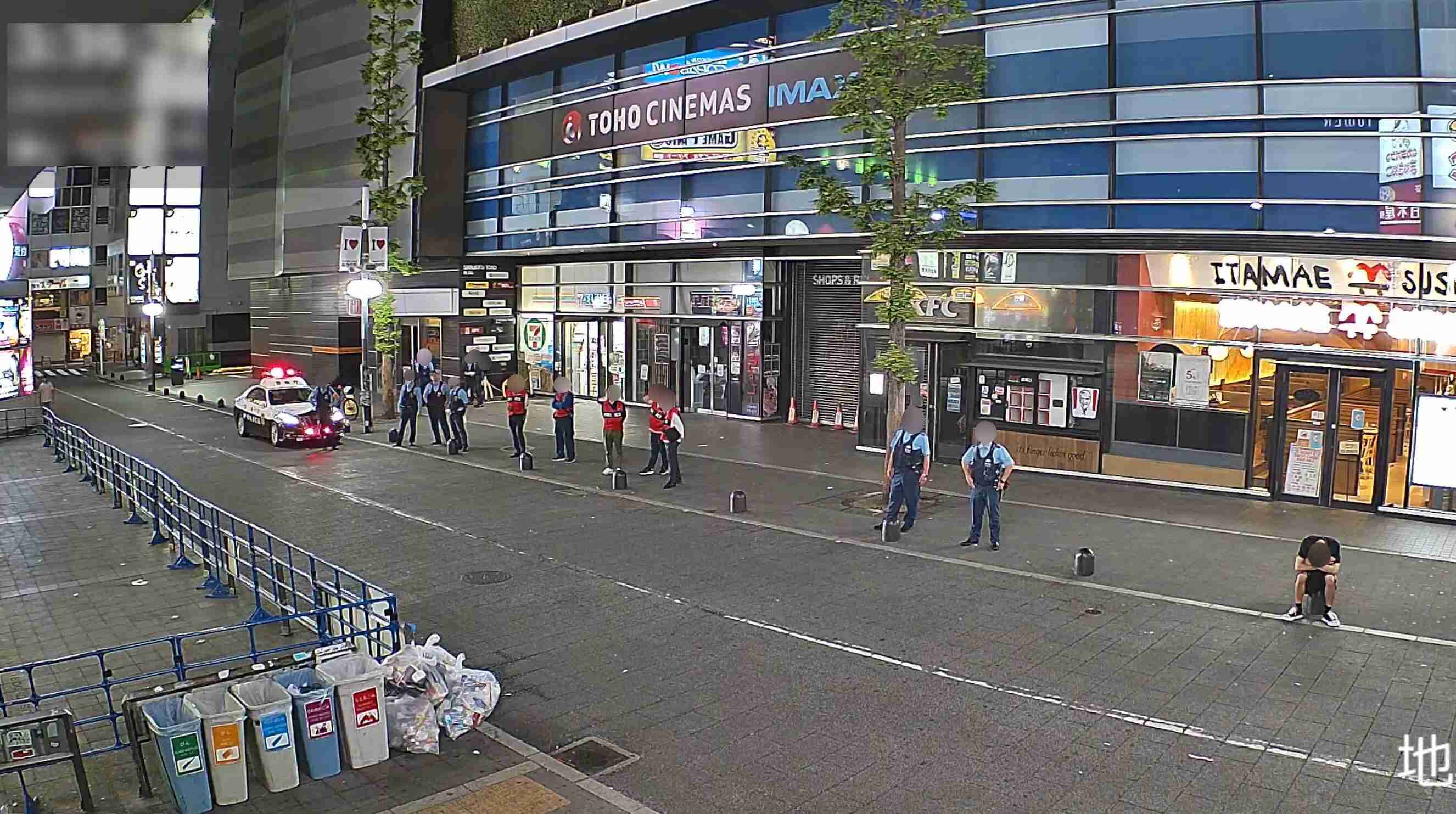 新宿歌舞伎町シネシティ広場第1ライブカメラ(東京都新宿区歌舞伎町) | ライブカメラDB